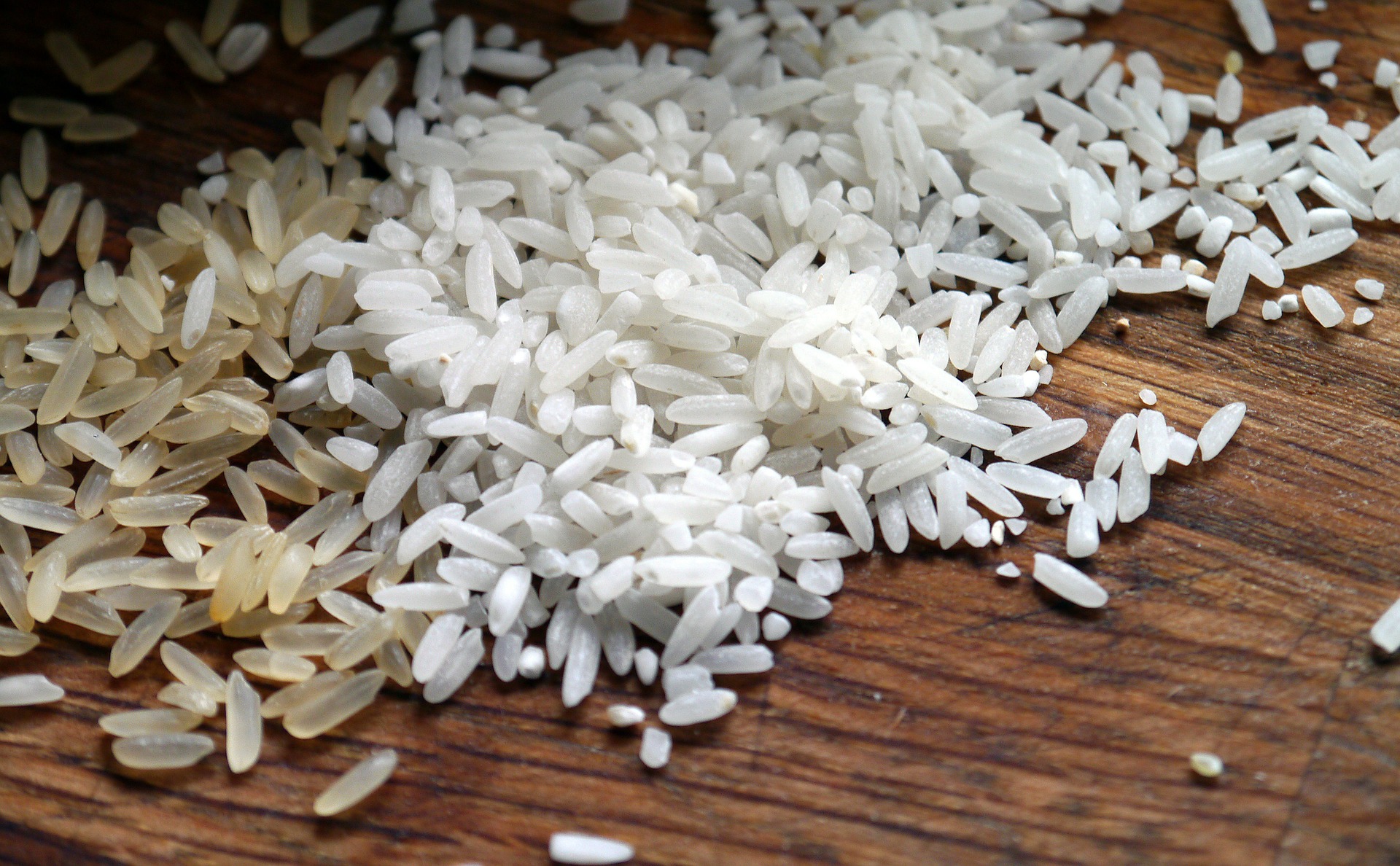 ما فائدة ماء الأرز للشعر